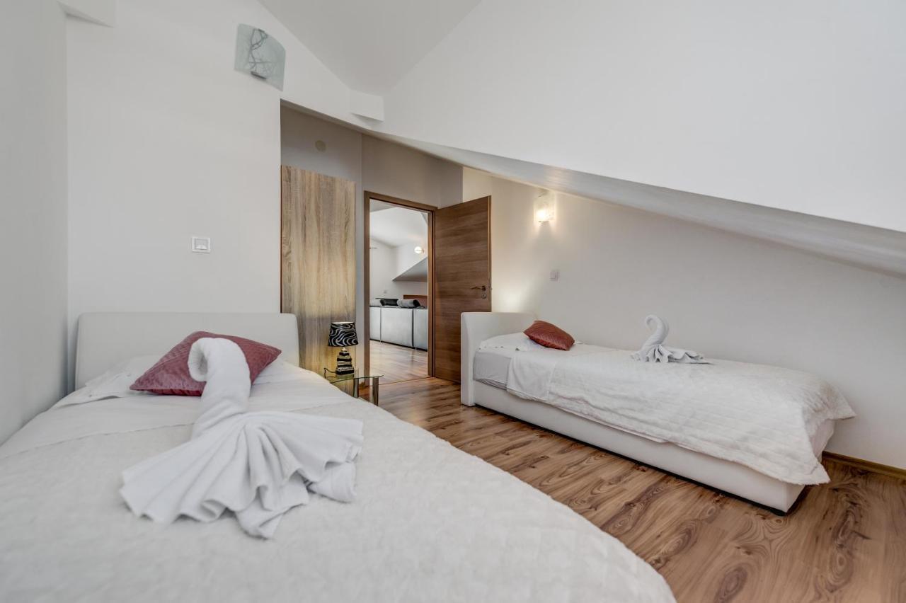 Summer Orchid - Spacious Duplex By The Beach & Ps5 Стобрек Экстерьер фото