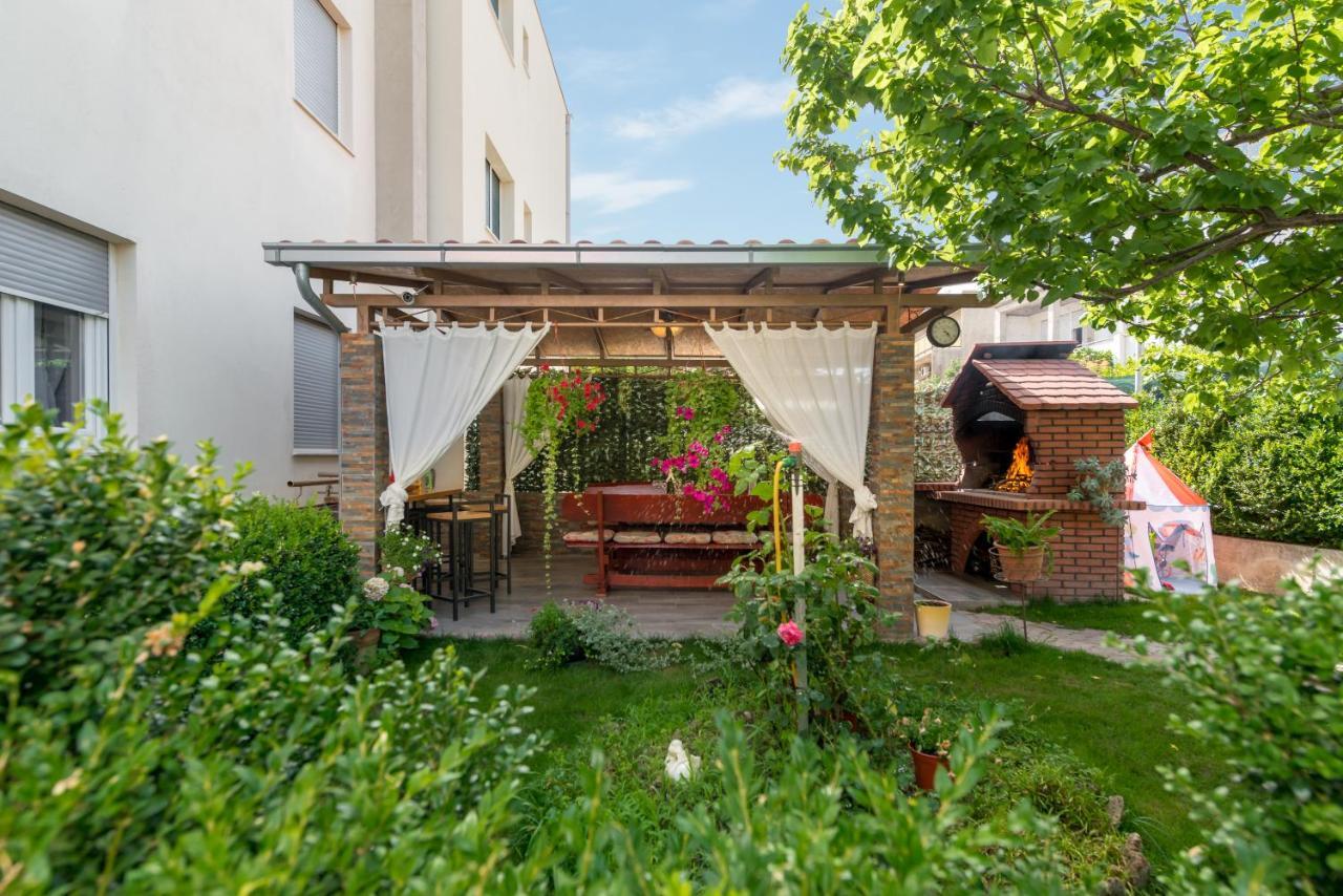 Summer Orchid - Spacious Duplex By The Beach & Ps5 Стобрек Экстерьер фото