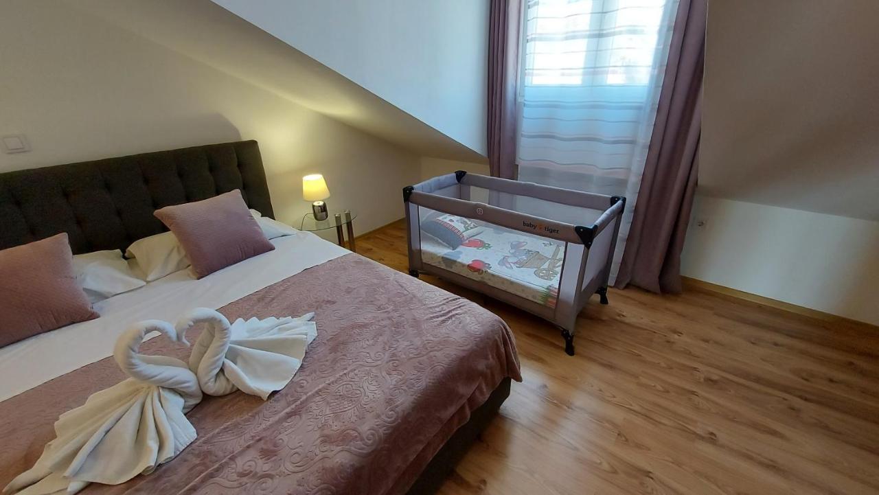 Summer Orchid - Spacious Duplex By The Beach & Ps5 Стобрек Экстерьер фото